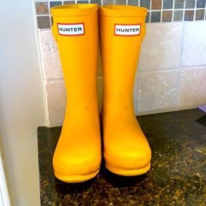 Yellow y1 kids rain boots